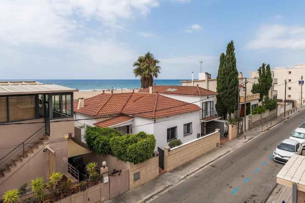 Beach Villa Cristina By Hhbcn Castelldefels Exterior photo